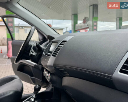 Чорний Сітроен С-Кроссер, об'ємом двигуна 2.2 л та пробігом 190 тис. км за 12555 $, фото 39 на Automoto.ua