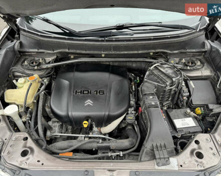 Коричневый Ситроен С-Кроссер, объемом двигателя 2.18 л и пробегом 248 тыс. км за 11500 $, фото 19 на Automoto.ua