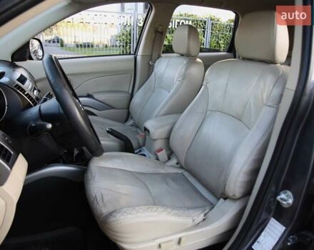 Серый Ситроен С-Кроссер, объемом двигателя 2.18 л и пробегом 270 тыс. км за 7200 $, фото 6 на Automoto.ua