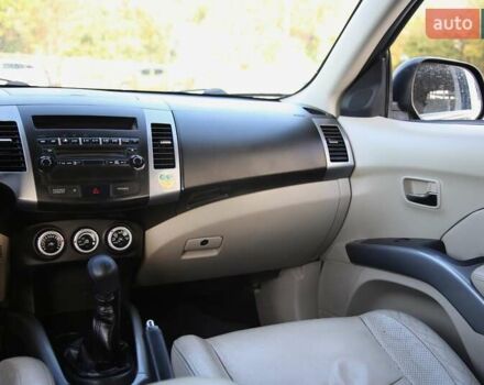 Серый Ситроен С-Кроссер, объемом двигателя 2.18 л и пробегом 270 тыс. км за 7200 $, фото 12 на Automoto.ua