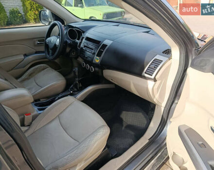 Серый Ситроен С-Кроссер, объемом двигателя 2.18 л и пробегом 217 тыс. км за 7500 $, фото 3 на Automoto.ua