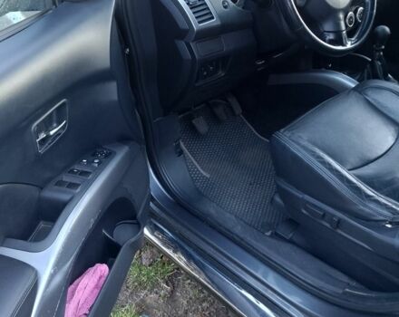 Серый Ситроен С-Кроссер, объемом двигателя 2.2 л и пробегом 288 тыс. км за 8800 $, фото 10 на Automoto.ua