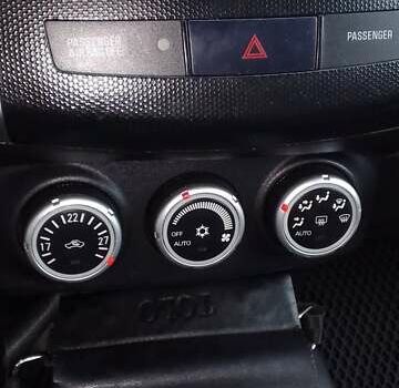 Серый Ситроен С-Кроссер, объемом двигателя 2.2 л и пробегом 370 тыс. км за 6800 $, фото 42 на Automoto.ua