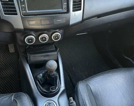 Серый Ситроен С-Кроссер, объемом двигателя 2.2 л и пробегом 370 тыс. км за 6800 $, фото 12 на Automoto.ua