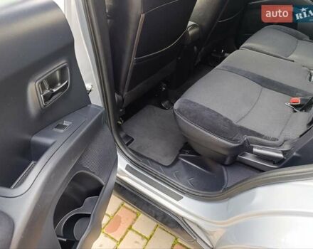 Серый Ситроен С-Кроссер, объемом двигателя 2.2 л и пробегом 219 тыс. км за 12250 $, фото 14 на Automoto.ua