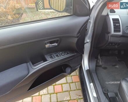 Серый Ситроен С-Кроссер, объемом двигателя 2.2 л и пробегом 219 тыс. км за 12250 $, фото 16 на Automoto.ua