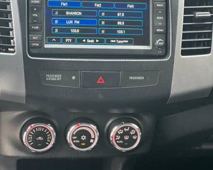 Серый Ситроен С-Кроссер, объемом двигателя 2.18 л и пробегом 256 тыс. км за 9400 $, фото 13 на Automoto.ua