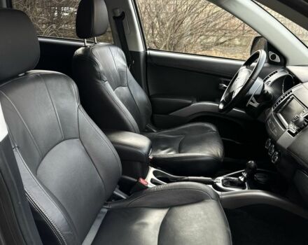 Серый Ситроен С-Кроссер, объемом двигателя 2.2 л и пробегом 250 тыс. км за 9700 $, фото 8 на Automoto.ua