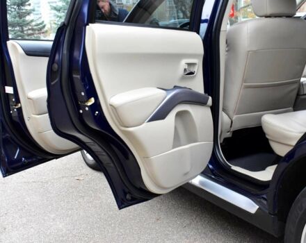 Синий Ситроен С-Кроссер, объемом двигателя 2.2 л и пробегом 156 тыс. км за 10300 $, фото 18 на Automoto.ua