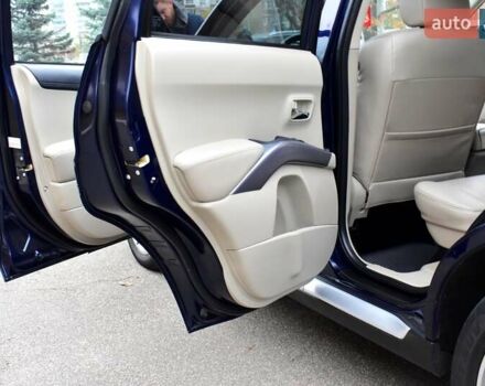 Синий Ситроен С-Кроссер, объемом двигателя 2.2 л и пробегом 158 тыс. км за 10300 $, фото 19 на Automoto.ua