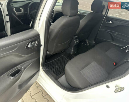 Белый Ситроен С-Элизе, объемом двигателя 1.59 л и пробегом 260 тыс. км за 6800 $, фото 13 на Automoto.ua