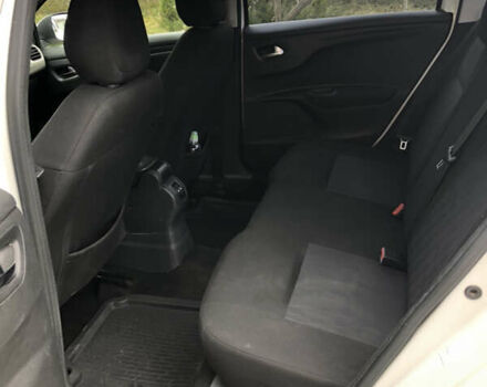 Білий Сітроен С-Елізє, об'ємом двигуна 1.56 л та пробігом 260 тис. км за 6600 $, фото 8 на Automoto.ua