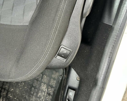 Білий Сітроен С-Елізє, об'ємом двигуна 1.59 л та пробігом 135 тис. км за 6800 $, фото 9 на Automoto.ua