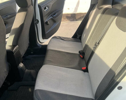 Белый Ситроен С-Элизе, объемом двигателя 1.56 л и пробегом 145 тыс. км за 6250 $, фото 7 на Automoto.ua