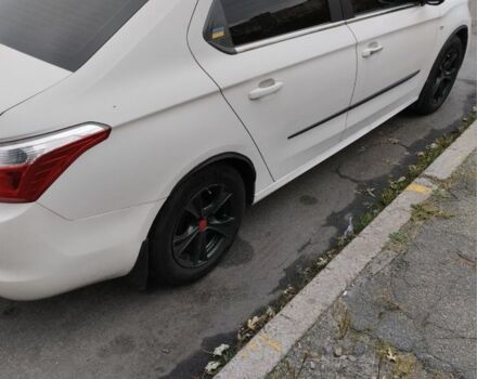 Белый Ситроен С-Элизе, объемом двигателя 1.2 л и пробегом 290 тыс. км за 5700 $, фото 2 на Automoto.ua