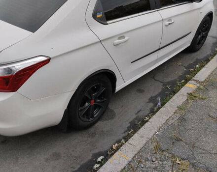 Белый Ситроен С-Элизе, объемом двигателя 1.2 л и пробегом 290 тыс. км за 5700 $, фото 2 на Automoto.ua