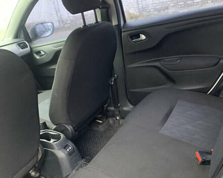 Белый Ситроен С-Элизе, объемом двигателя 1.2 л и пробегом 320 тыс. км за 3800 $, фото 13 на Automoto.ua