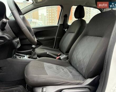 Белый Ситроен С-Элизе, объемом двигателя 1.2 л и пробегом 204 тыс. км за 6490 $, фото 8 на Automoto.ua