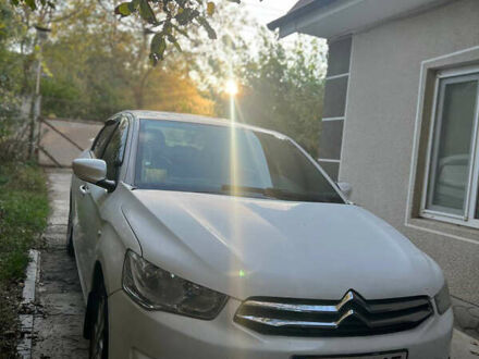 Белый Ситроен С-Элизе, объемом двигателя 1.2 л и пробегом 182 тыс. км за 3600 $, фото 1 на Automoto.ua