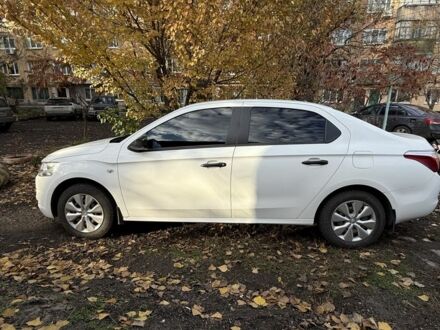 Белый Ситроен С-Элизе, объемом двигателя 1.2 л и пробегом 119 тыс. км за 7000 $, фото 1 на Automoto.ua