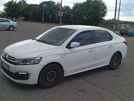 Белый Ситроен С-Элизе, объемом двигателя 1.2 л и пробегом 185 тыс. км за 6000 $, фото 1 на Automoto.ua