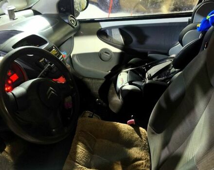 Белый Ситроен С1, объемом двигателя 1 л и пробегом 170 тыс. км за 4500 $, фото 2 на Automoto.ua