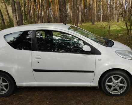 Белый Ситроен С1, объемом двигателя 1 л и пробегом 160 тыс. км за 4450 $, фото 2 на Automoto.ua