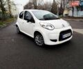 Белый Ситроен С1, объемом двигателя 1 л и пробегом 135 тыс. км за 5950 $, фото 3 на Automoto.ua