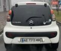 Белый Ситроен С1, объемом двигателя 1 л и пробегом 150 тыс. км за 5300 $, фото 4 на Automoto.ua