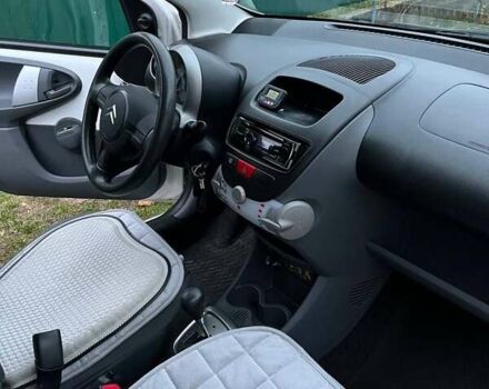 Ситроен С1 2011 в Сарнах на Automoto.ua Белый Ситроен С1, объемом двигателя 1 л и пробегом 164 тыс. км за 5900 $, фото 4 на Automoto.ua