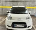 Белый Ситроен С1, объемом двигателя 1 л и пробегом 150 тыс. км за 5100 $, фото 1 на Automoto.ua