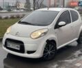 Белый Ситроен С1, объемом двигателя 1 л и пробегом 150 тыс. км за 5300 $, фото 7 на Automoto.ua