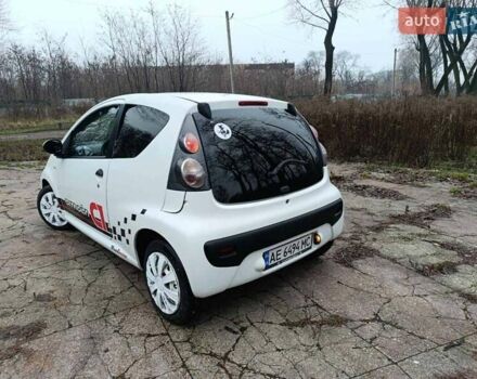 Белый Ситроен С1, объемом двигателя 1 л и пробегом 84 тыс. км за 5400 $, фото 2 на Automoto.ua