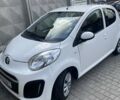 Белый Ситроен С1, объемом двигателя 1 л и пробегом 124 тыс. км за 6000 $, фото 2 на Automoto.ua