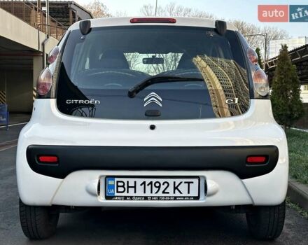 Белый Ситроен С1, объемом двигателя 1 л и пробегом 124 тыс. км за 6000 $, фото 15 на Automoto.ua
