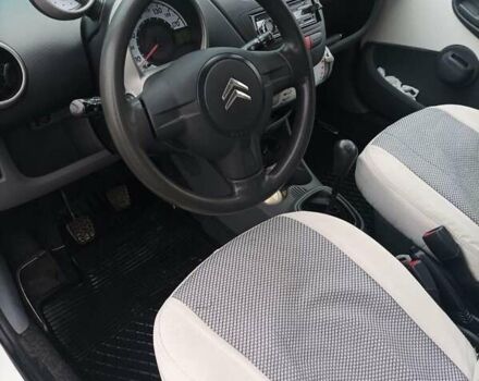 Белый Ситроен С1, объемом двигателя 1 л и пробегом 140 тыс. км за 4900 $, фото 10 на Automoto.ua