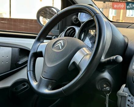 Белый Ситроен С1, объемом двигателя 1 л и пробегом 124 тыс. км за 6000 $, фото 21 на Automoto.ua