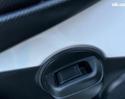 Белый Ситроен С1, объемом двигателя 1 л и пробегом 163 тыс. км за 5690 $, фото 15 на Automoto.ua