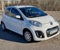 Белый Ситроен С1, объемом двигателя 1 л и пробегом 191 тыс. км за 6100 $, фото 4 на Automoto.ua