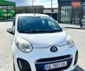 Белый Ситроен С1, объемом двигателя 1 л и пробегом 120 тыс. км за 5600 $, фото 1 на Automoto.ua