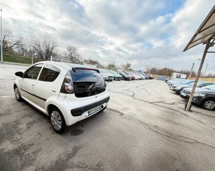 Белый Ситроен С1, объемом двигателя 1 л и пробегом 190 тыс. км за 5900 $, фото 2 на Automoto.ua