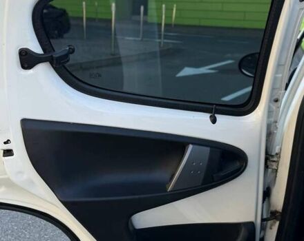 Ситроен С1 2013 в Киеве на Automoto.ua Белый Ситроен С1, объемом двигателя 1 л и пробегом 100 тыс. км за 4100 $, фото 20 на Automoto.ua