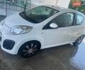Белый Ситроен С1, объемом двигателя 1 л и пробегом 118 тыс. км за 6000 $, фото 2 на Automoto.ua