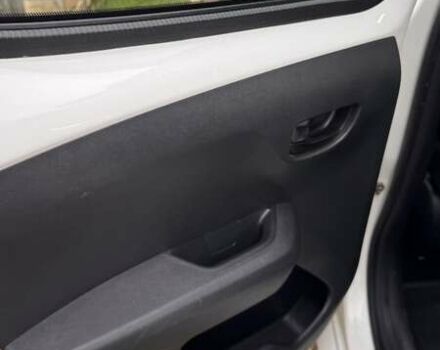 Белый Ситроен С1, объемом двигателя 1 л и пробегом 200 тыс. км за 6800 $, фото 35 на Automoto.ua