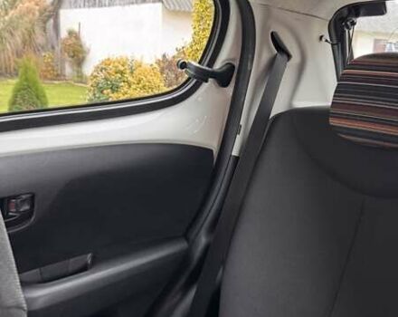 Белый Ситроен С1, объемом двигателя 1 л и пробегом 200 тыс. км за 6800 $, фото 37 на Automoto.ua