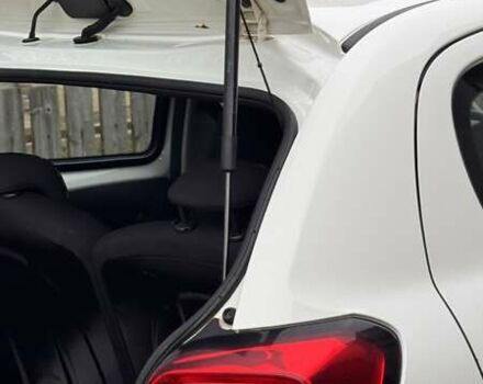 Белый Ситроен С1, объемом двигателя 1 л и пробегом 200 тыс. км за 6800 $, фото 26 на Automoto.ua