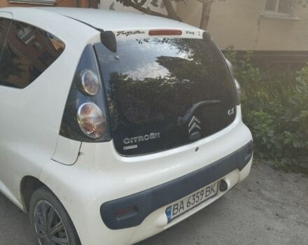 Белый Ситроен С1, объемом двигателя 1 л и пробегом 100 тыс. км за 2200 $, фото 2 на Automoto.ua