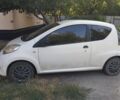 Белый Ситроен С1, объемом двигателя 1 л и пробегом 100 тыс. км за 2200 $, фото 1 на Automoto.ua