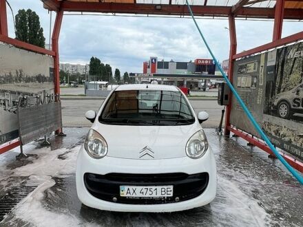 Білий Сітроен С1, об'ємом двигуна 0.99 л та пробігом 208 тис. км за 2900 $, фото 1 на Automoto.ua