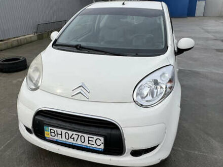 Белый Ситроен С1, объемом двигателя 1 л и пробегом 112 тыс. км за 4200 $, фото 1 на Automoto.ua